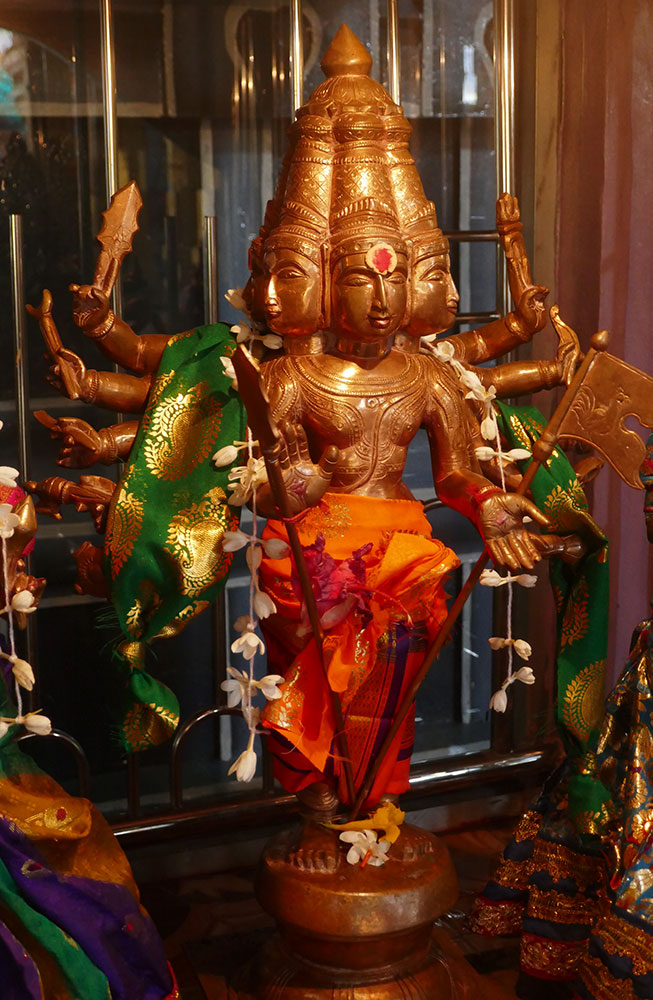 Sri Shanmuganatha statue, Sri Muthumariamman Thevasthanam