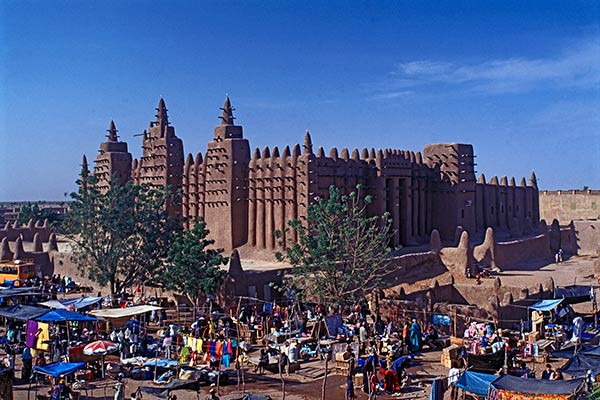 Market day at the Djenne mosque