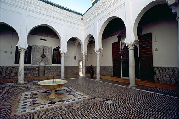 Binnenplaats van de Zawiya van Moulay Idris I, Zerhoun, Marokko