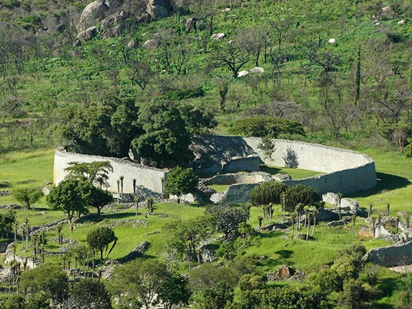 Ruines du Grand Zimbabwe, murs extérieurs