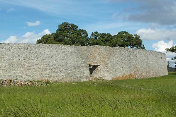 Ruines du Grand Zimbabwe, murs extérieurs