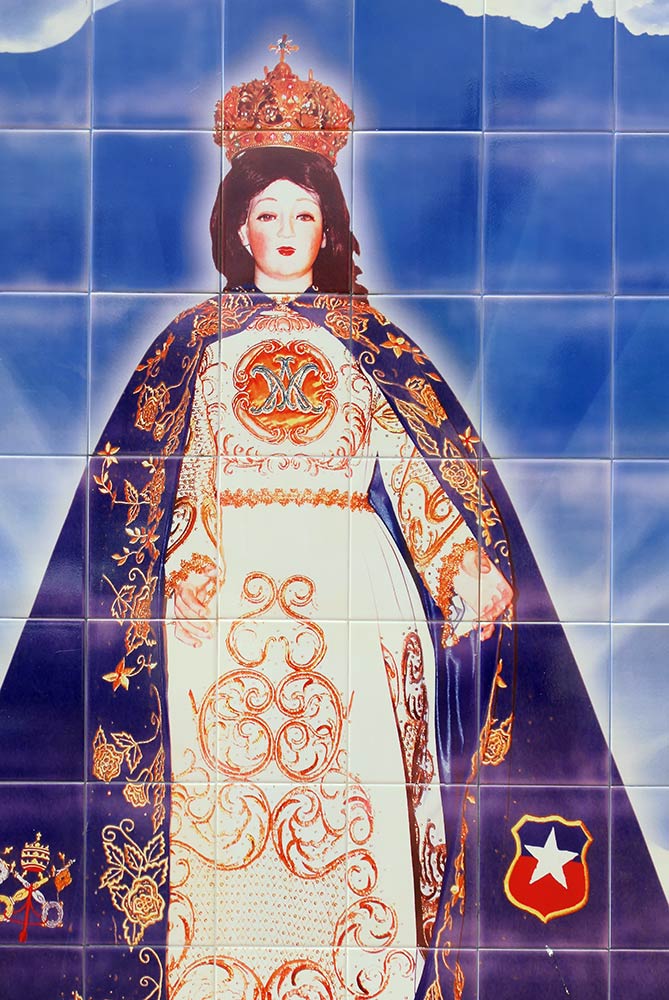 Painting of Mary on tiles, Santuario Lo Vasquez