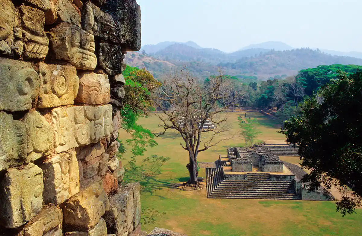 Labdapálya, régészeti park, Copán maja romjai