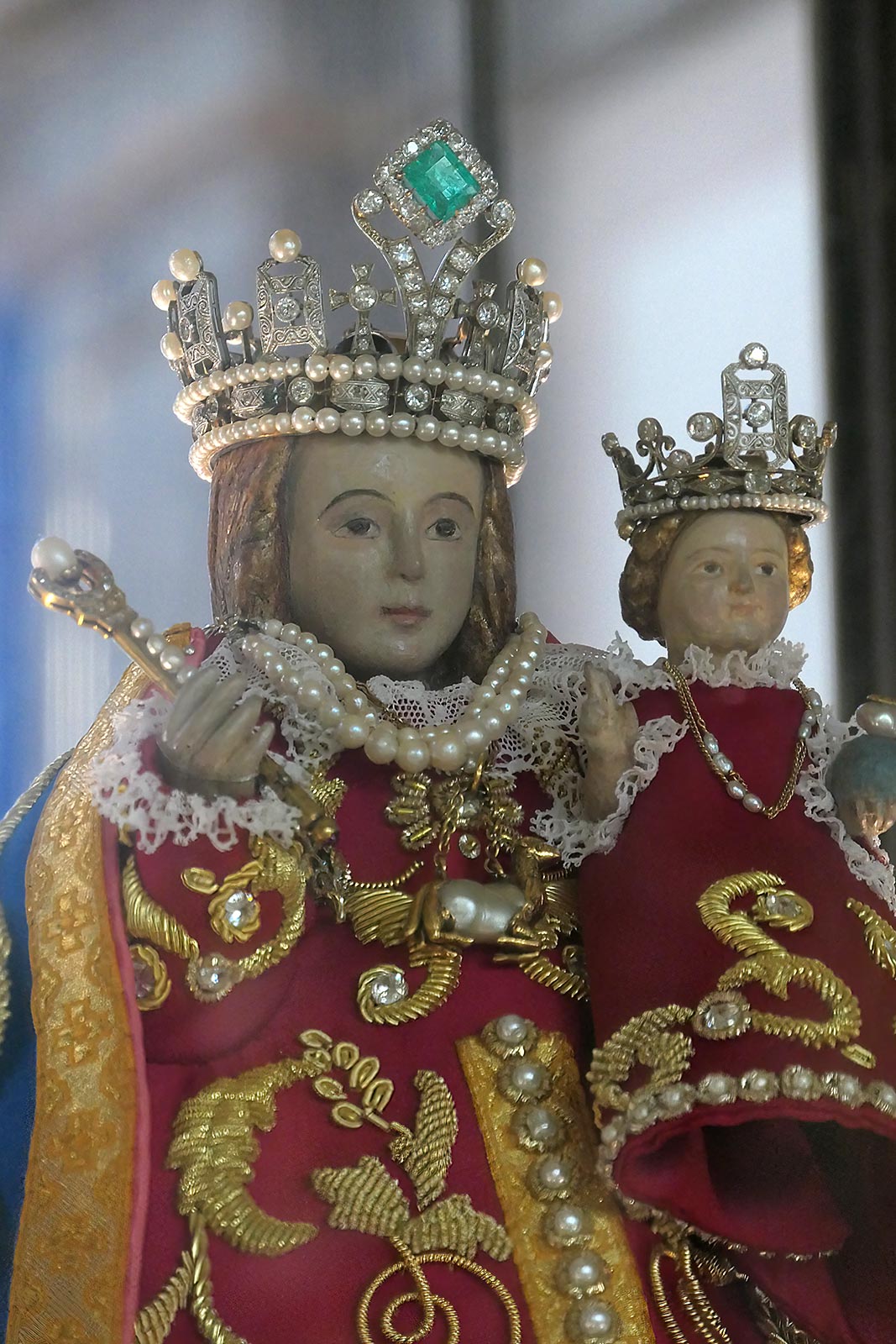 Ihmeellinen patsas Mariasta Jeesus-vauvan kanssa, Basilica de los Remedios