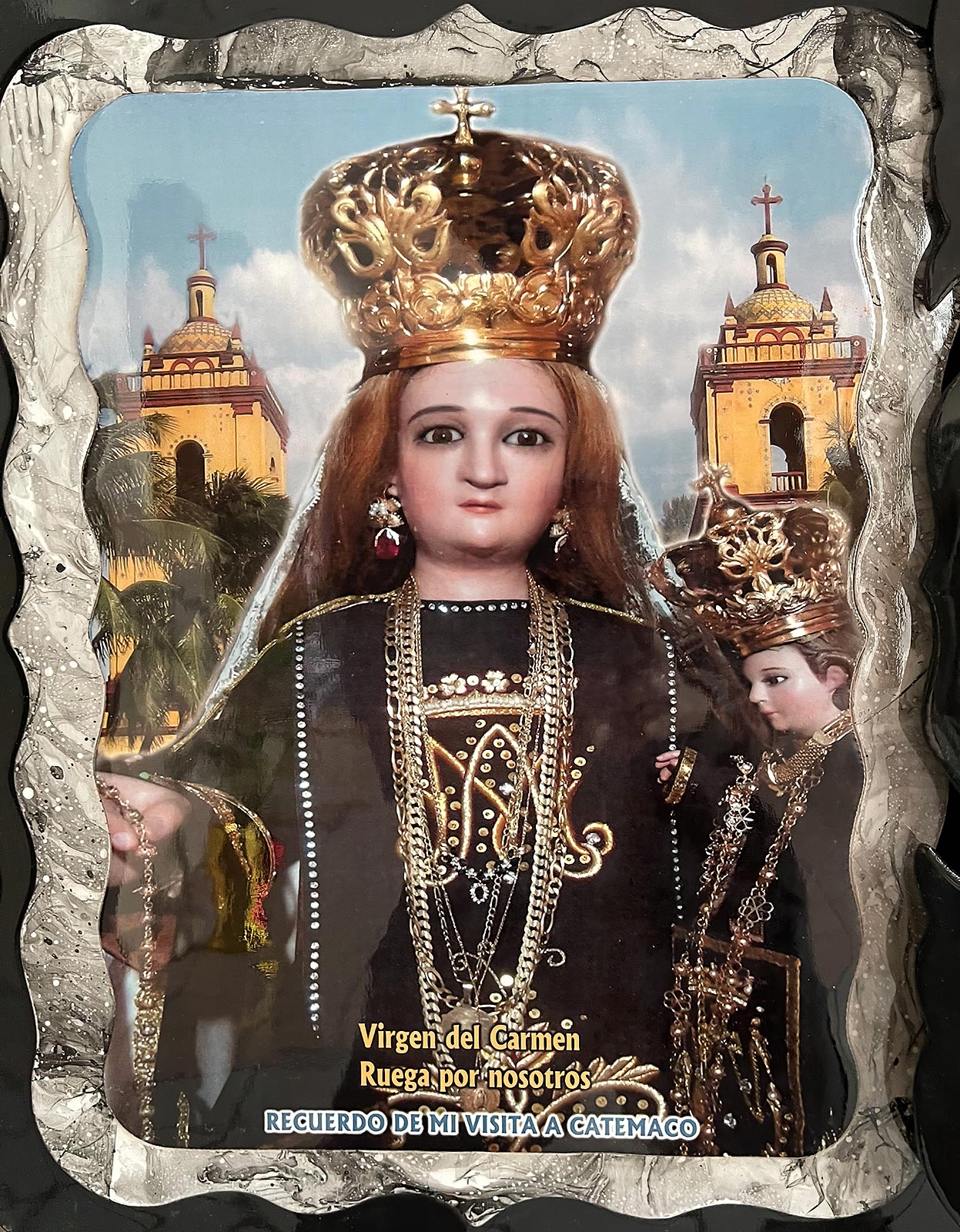 Målning av mirakulös staty av Maria som håller barnet Jesus, helgedomen Nuestra Senora del Carmen, Catemaco