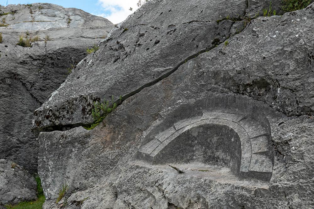 Mystisk bergskulptur på Inka-platsen i Killarumiyoq