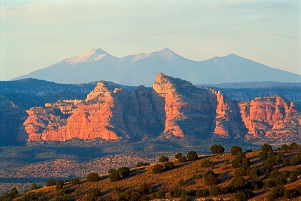 Heilige Kachina Spitze und Sedona rote Felsen, Arizona