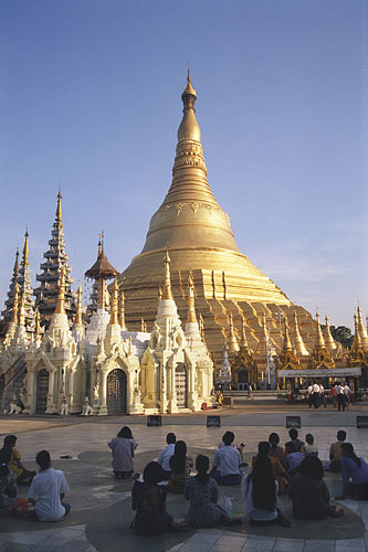 豊富な最新作THE ＧＲＥＡＴ SHWEDAGON PAGODA YANGON MYANMAR シュエダゴン・パゴダ ヤンゴン ミャンマー 寺院 釈迦 聖地 額装インテリア その他