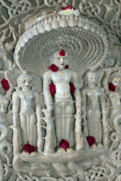 Статуя Тиртханкары Паршванатхи, Храм Ранакпур Джайн