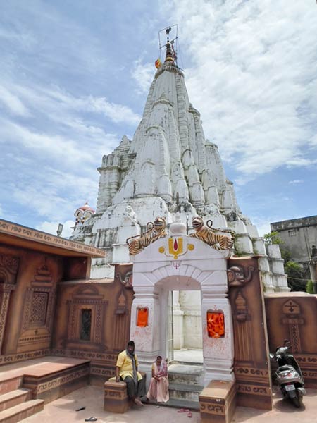 Temple Rajiv Lochan, Rajim