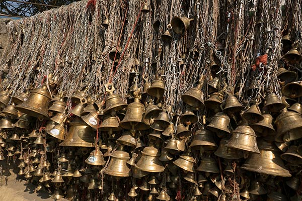 Campanas en el templo de Tilinga Mandir