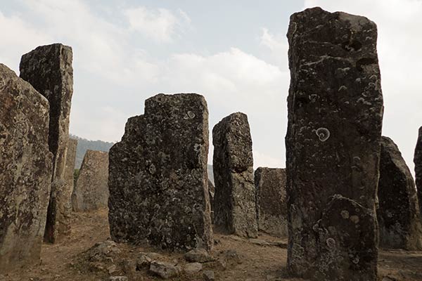 De staande stenen van Willong Khullen, Manipur, India