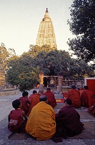 Monges budistas em Bodh Gaya