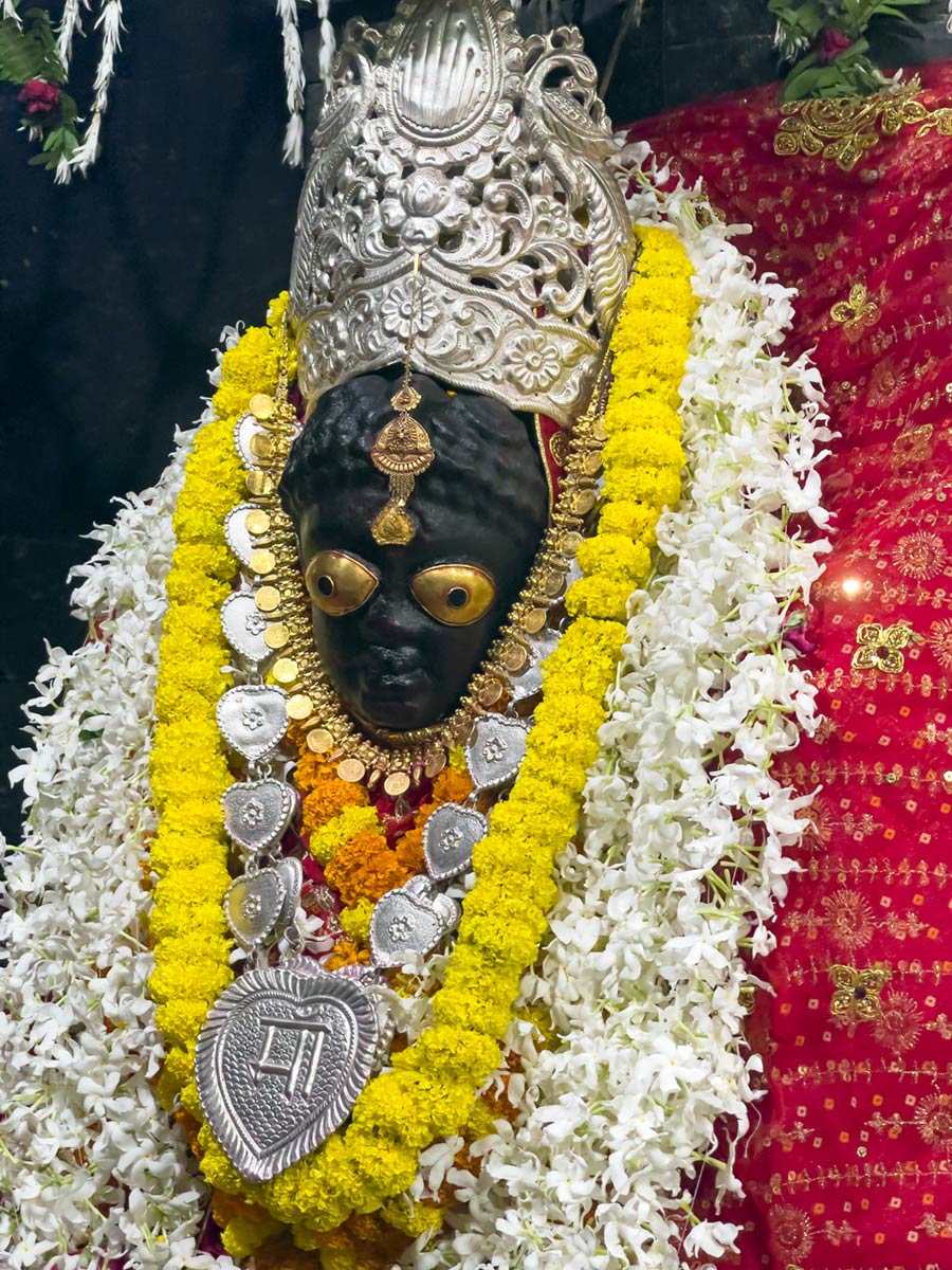 Mundeshwari Devi tenplua, Mundeshwari jainkosaren estatua