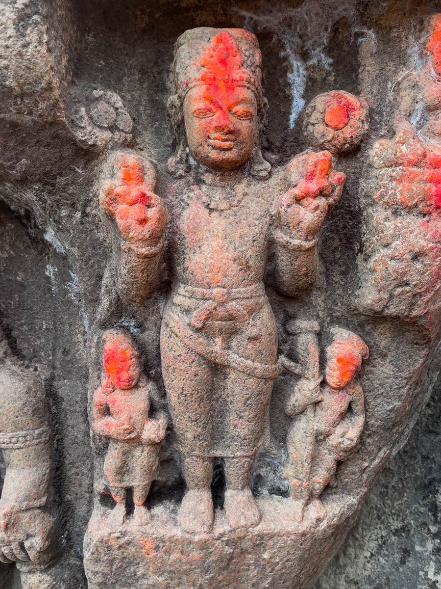 Храм Аджгайвинатх Дхам Шивы, Султангандж, Статуя бога Солнца Сурьи