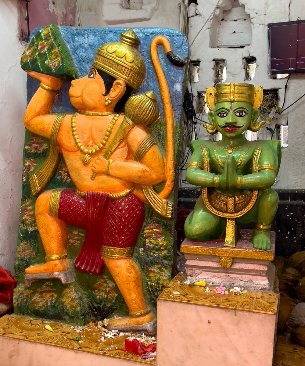 Estátua de Hanuman, Templo Shivrinarayan, Seorinarayan
