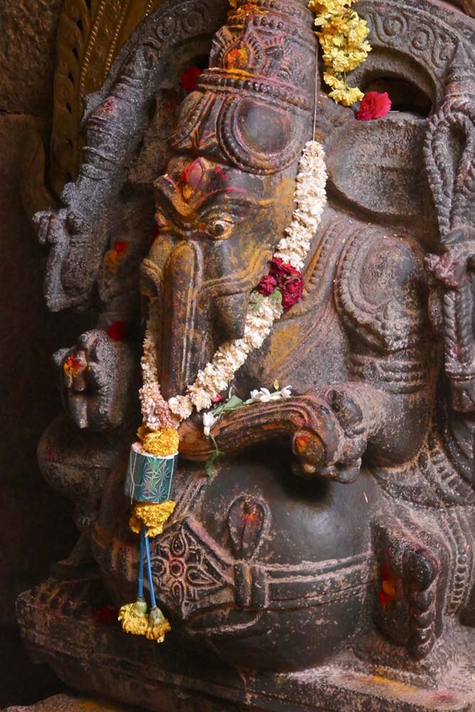 Храм Бхога Нандишвара Шивы, скульптура Ганеша, Нанди