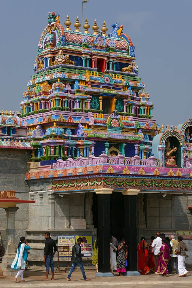 Toegang tot het innerlijke heiligdom van de Sri Vidyashankara-tempel, Sringeri