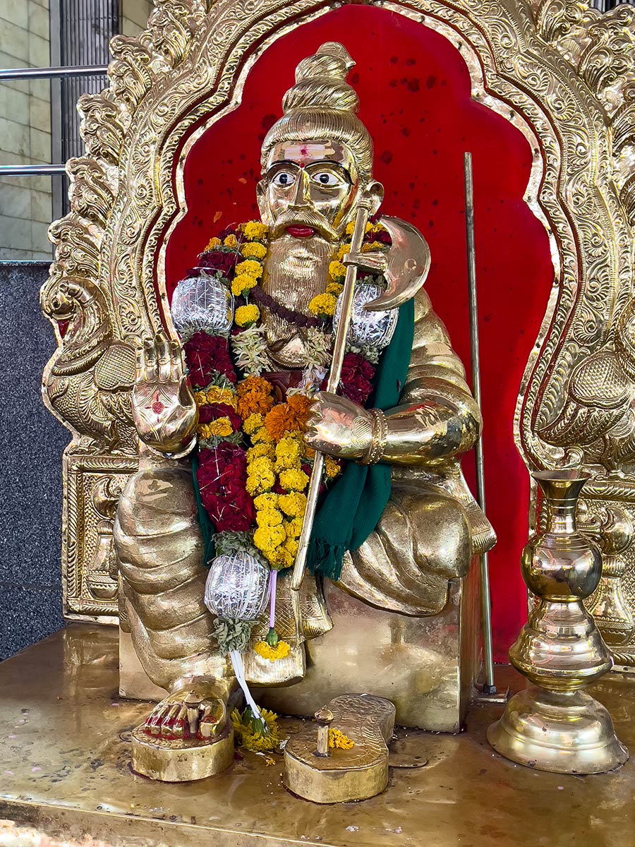 Храм Кшетра Тинтани Мунешвар, Бандоли (латунная статуя Мунешвара)