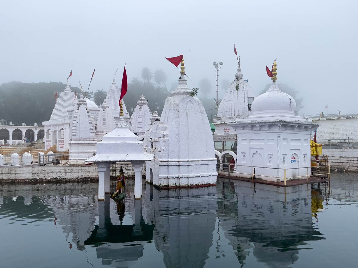 Tempio di Narmada Udgam, Amarkantak. Sorgente del fiume Narmada, del fiume Son e del fiume Johila.