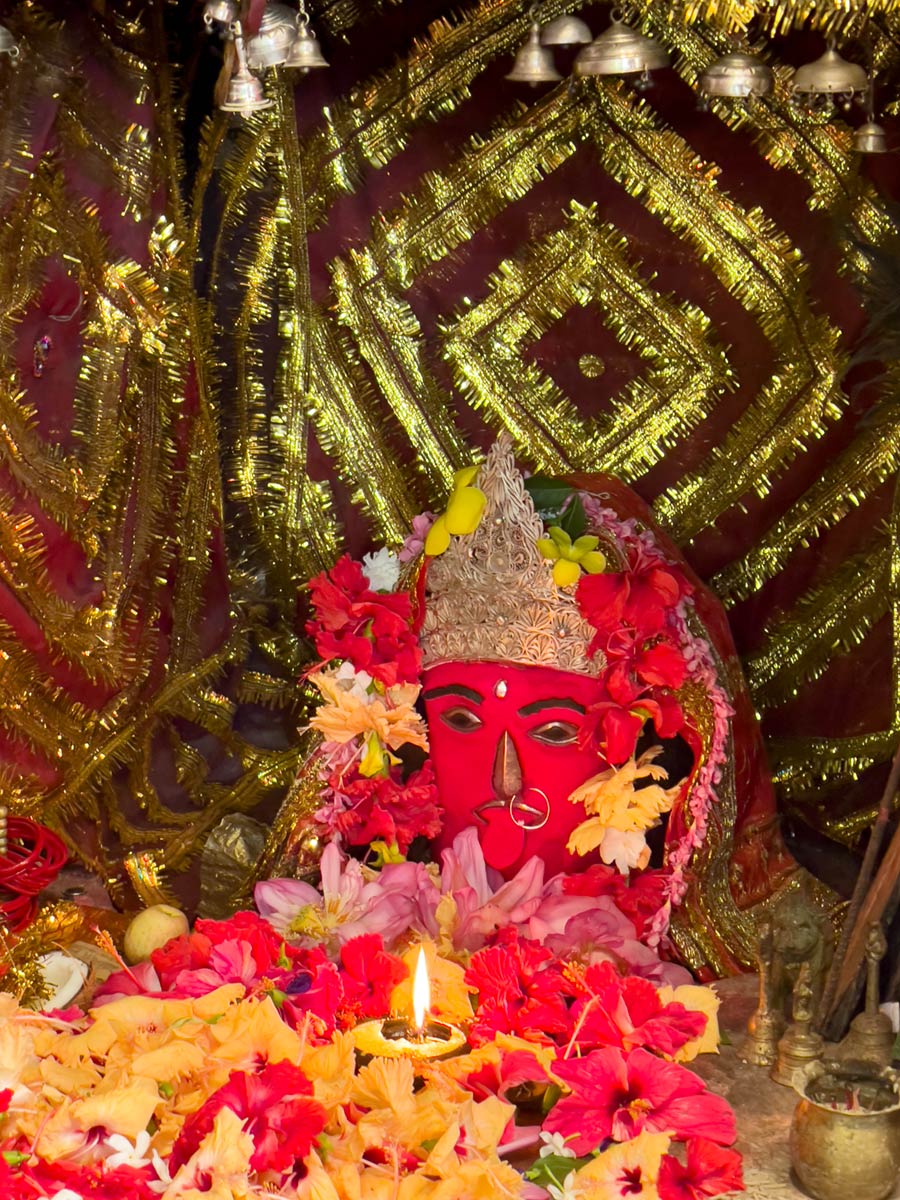 Ghanteshwari tenpluko ikonoa, Burla