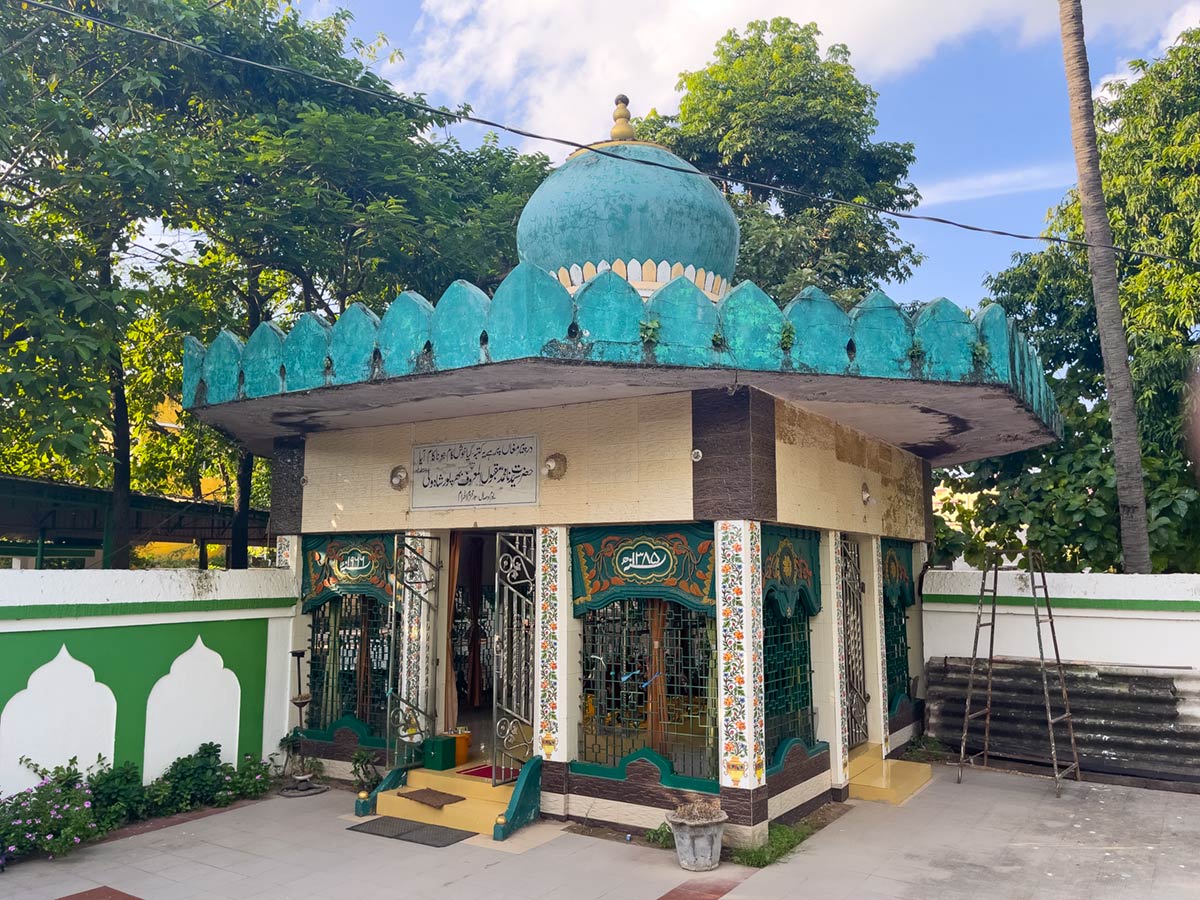 Santu islamiarren ehorzketa-gunea, Quadam Rasul Masjid, Cuttack
