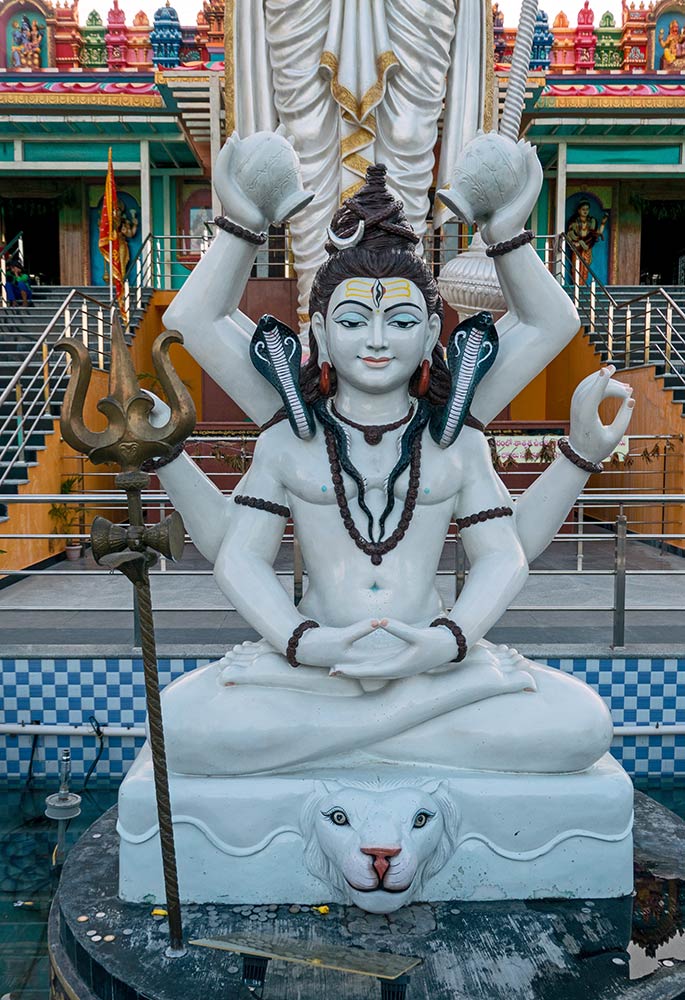 Standbeeld van Shiva, Shakti Dham, Naimisharanya