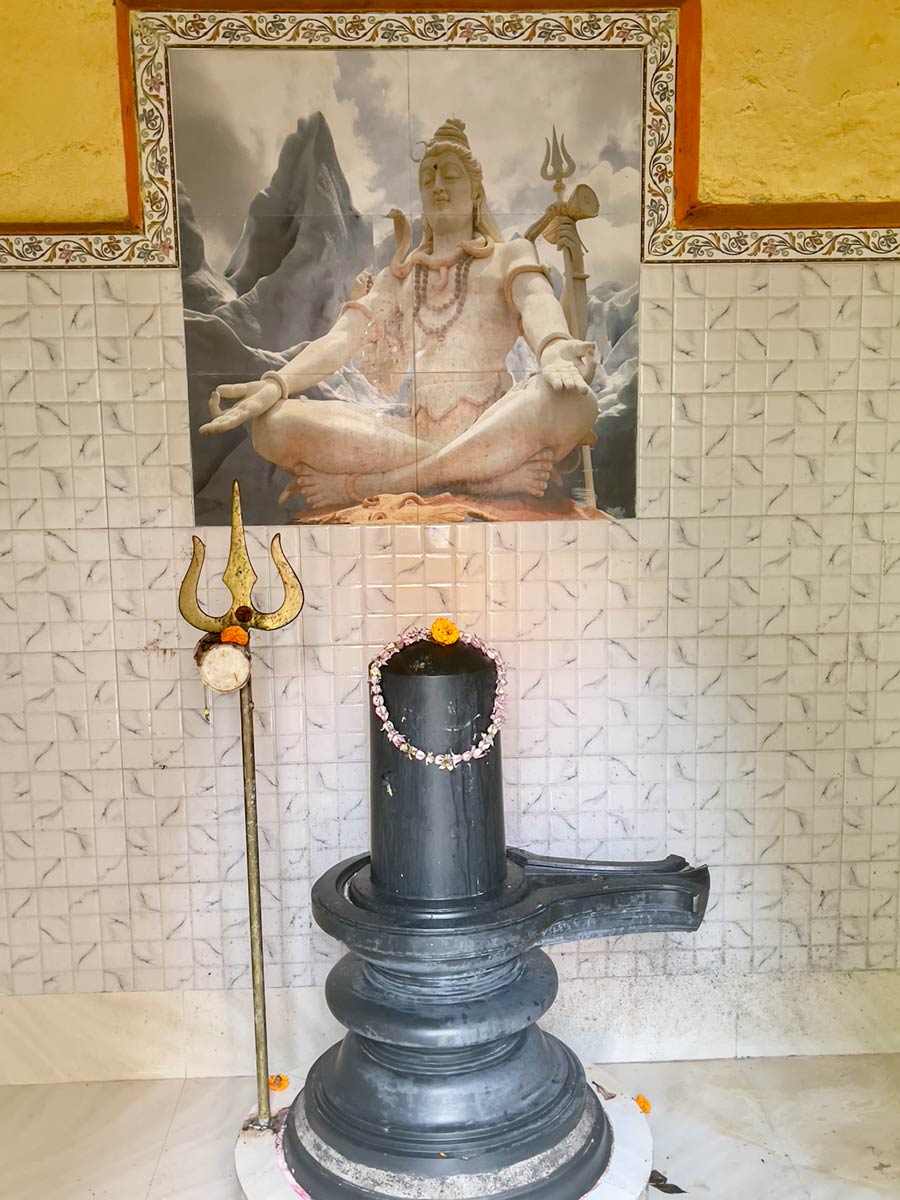 Painting of Shiva and a Shiva Lingam, Dwadash Shiva Temple, Nabadwip