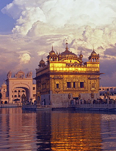 golden-temple-entrance