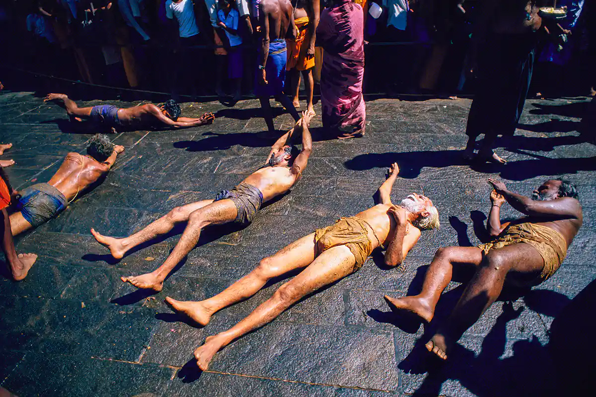 Shayana Pradikshanam الممارسة التعبدية للحجاج في Sabarimala