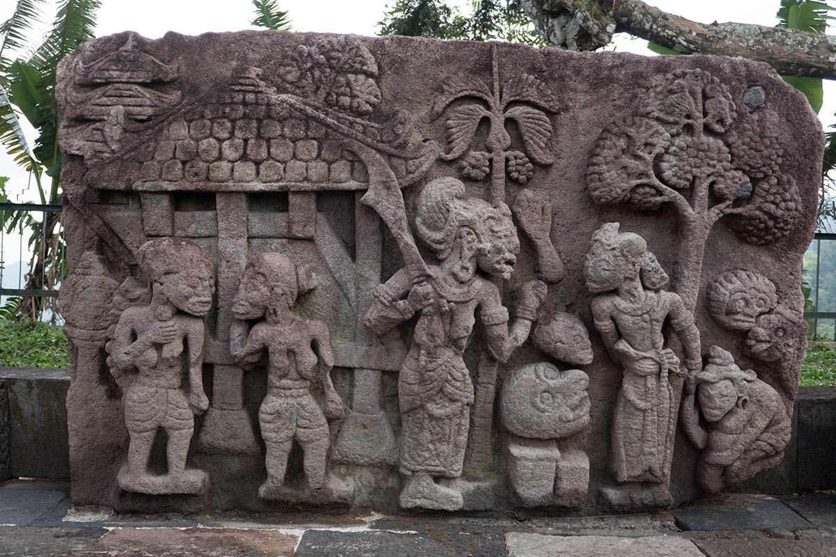 Escultura em pedra, Candi Sukuh