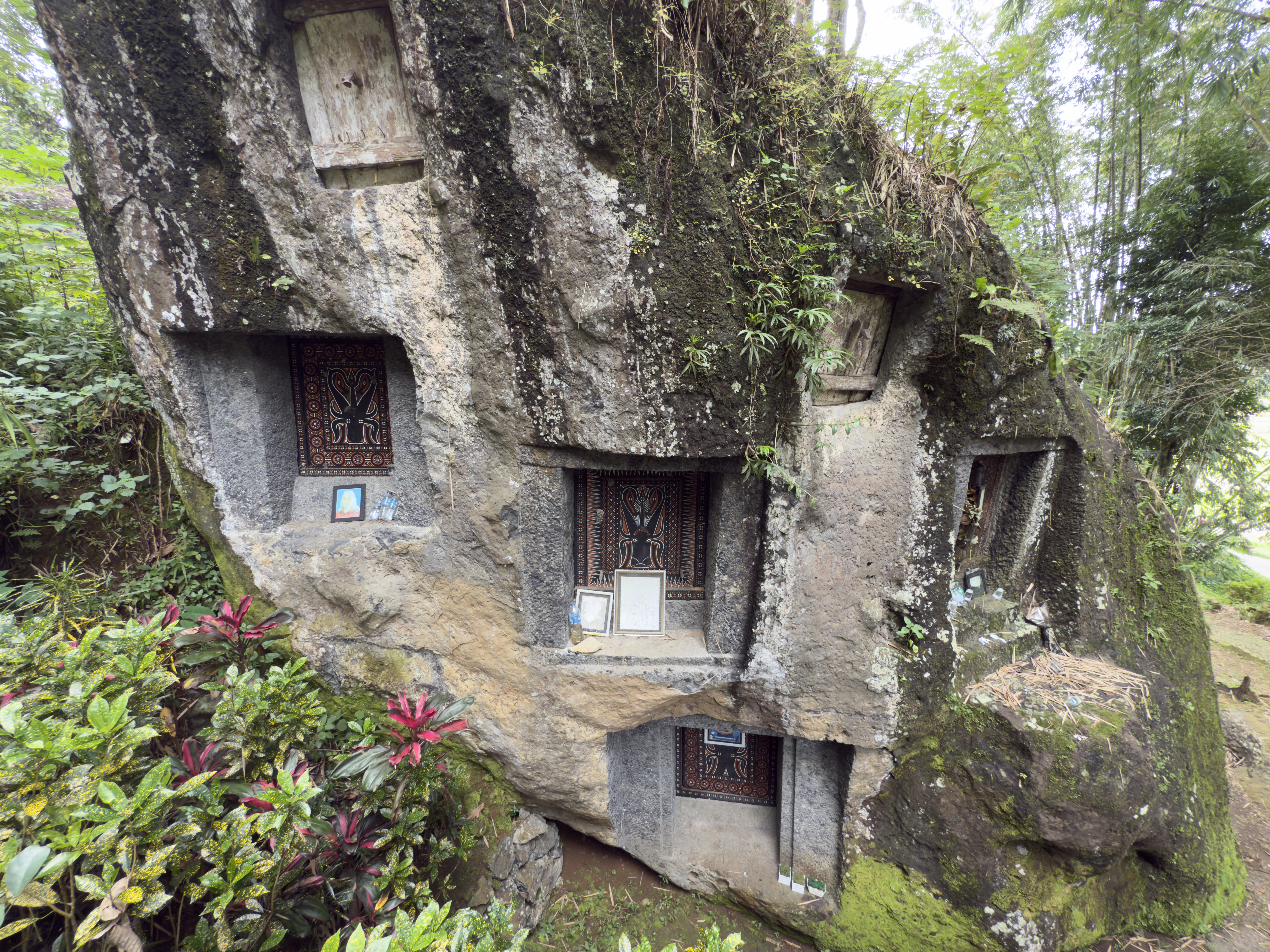 Objek Wisata Kalimbuang, Bori, Sulawesi
