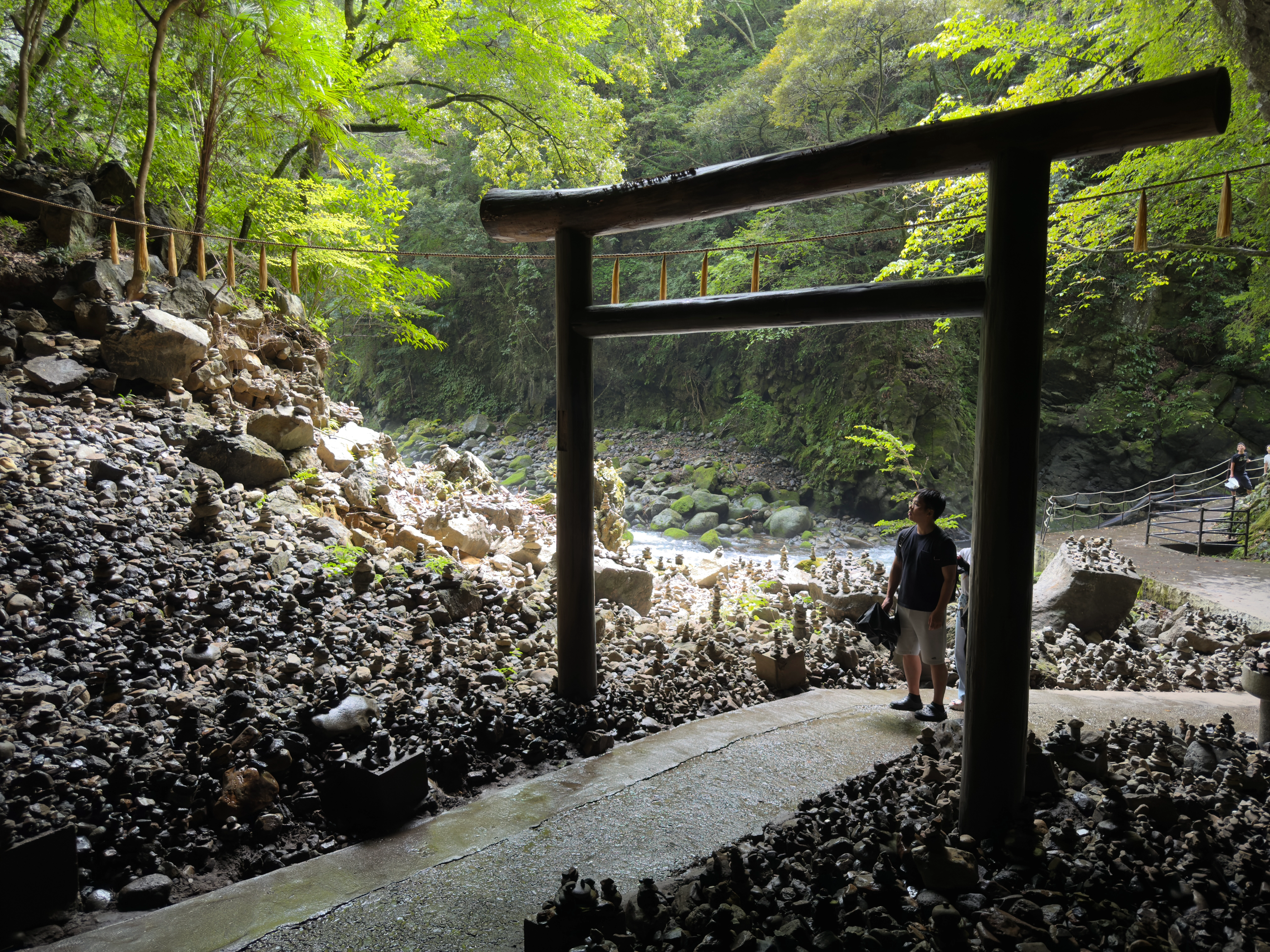 Amanoiwato Jinja Shinto Shrine, Takachiho, Kyushu Amanoiwato Jinja Shinto Shrine, Takachiho, Kyushu