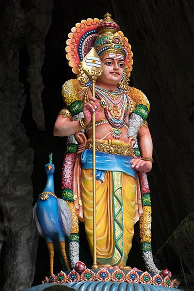 Estatua de Muruga en la entrada de las cuevas de Batu