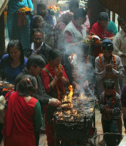 Pellegrini a Dakshinkali