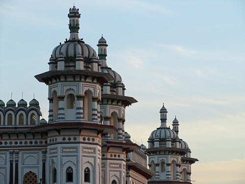 Janakpuri-temppeli-tornit