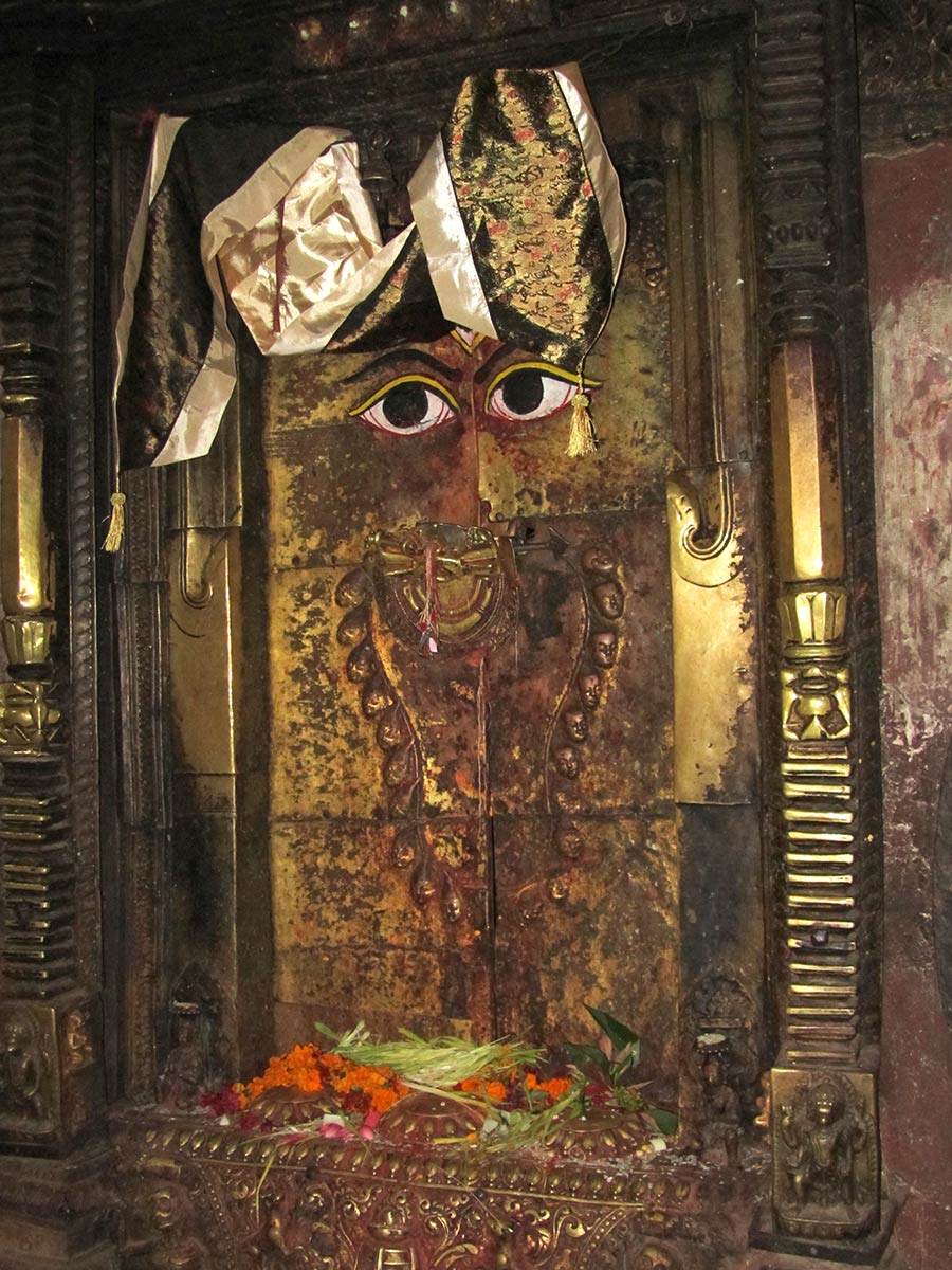Sisäovi, Shantipur-pyhäkkö Swayambhunath Stupan luona