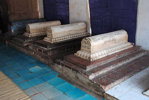Tasavvuf Adasının Mezarları, Multan