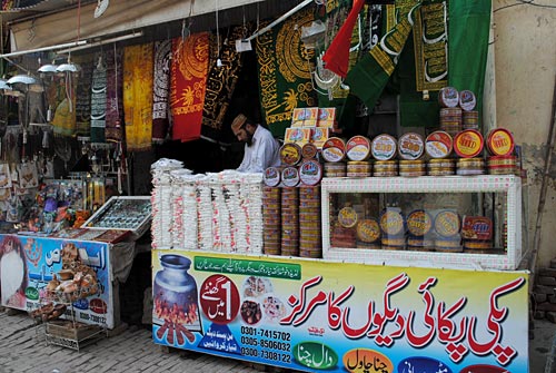 Vendeurs au mausolée de Shah Shams Tabriz, Multan