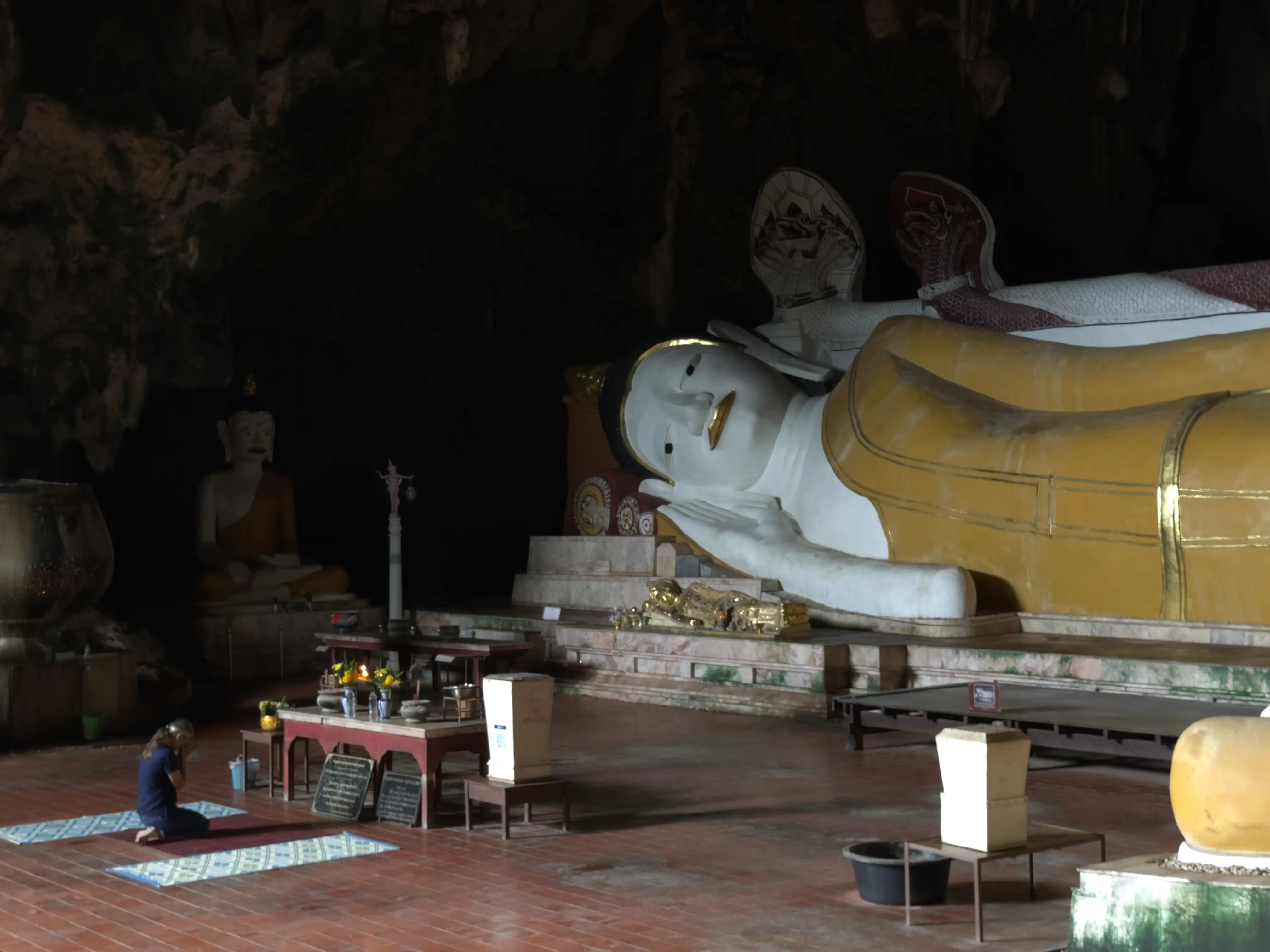 Wat Khuhapimuk cave temple, Yala Wat Khuhapimuk cave temple, Yala