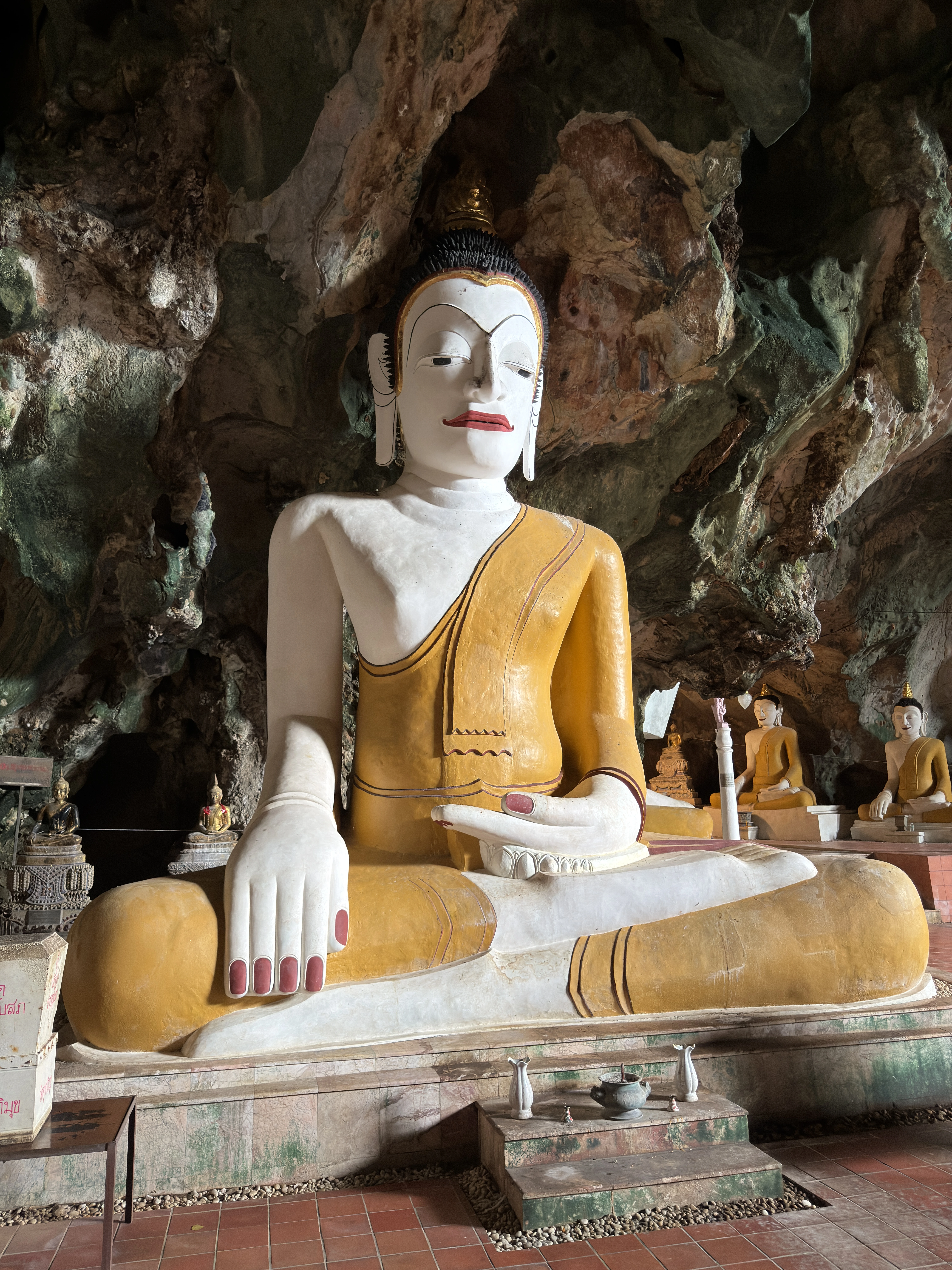 Wat Khuhapimuk cave temple, Yala Wat Khuhapimuk cave temple, Yala