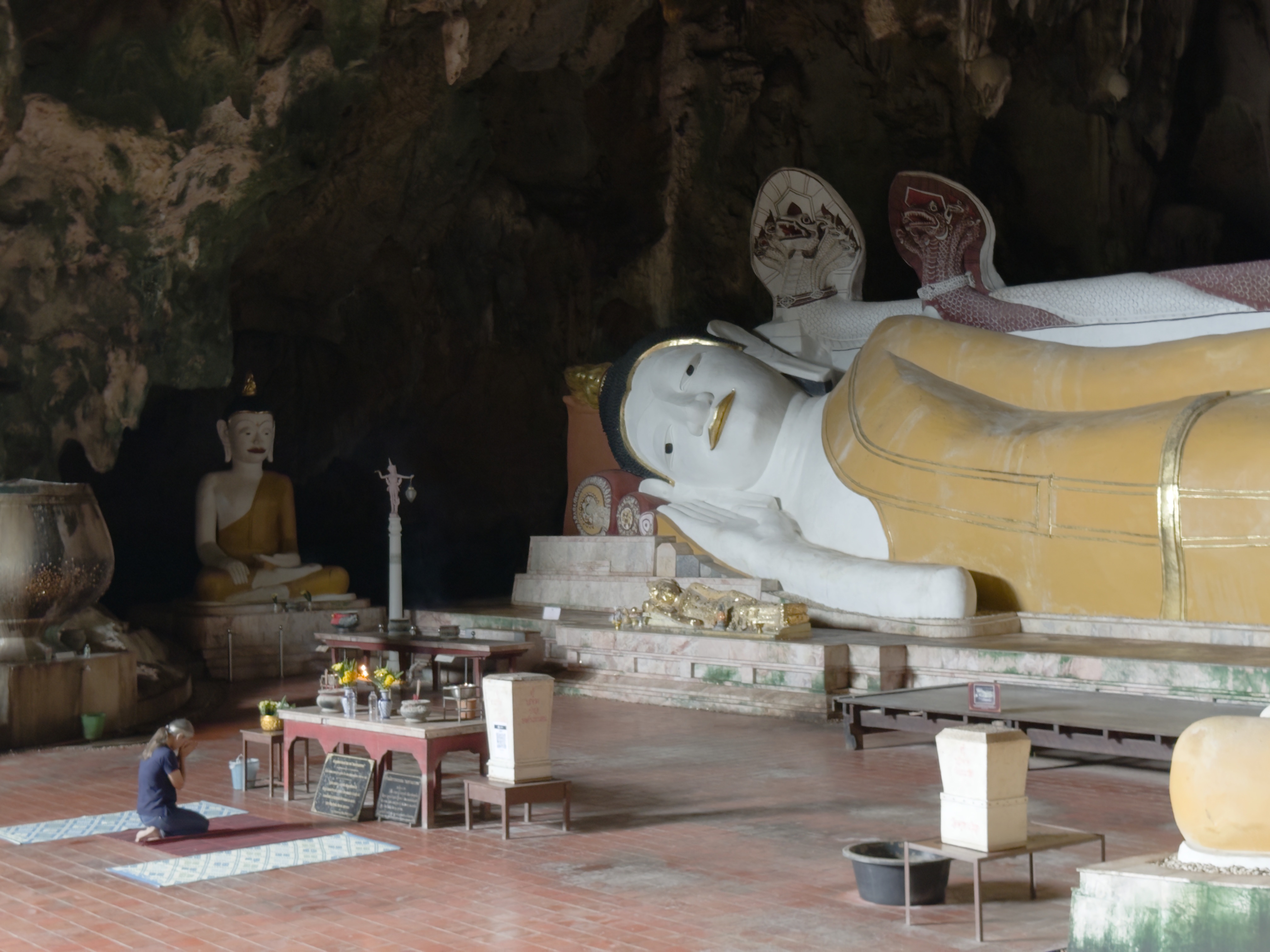 Wat Khuhapimuk cave temple, Yala