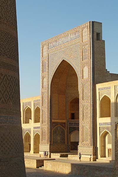 Sisäänkäynti Mir i Arab Medressaan, Bukharaan