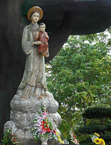 la-vang-mary-statua-1