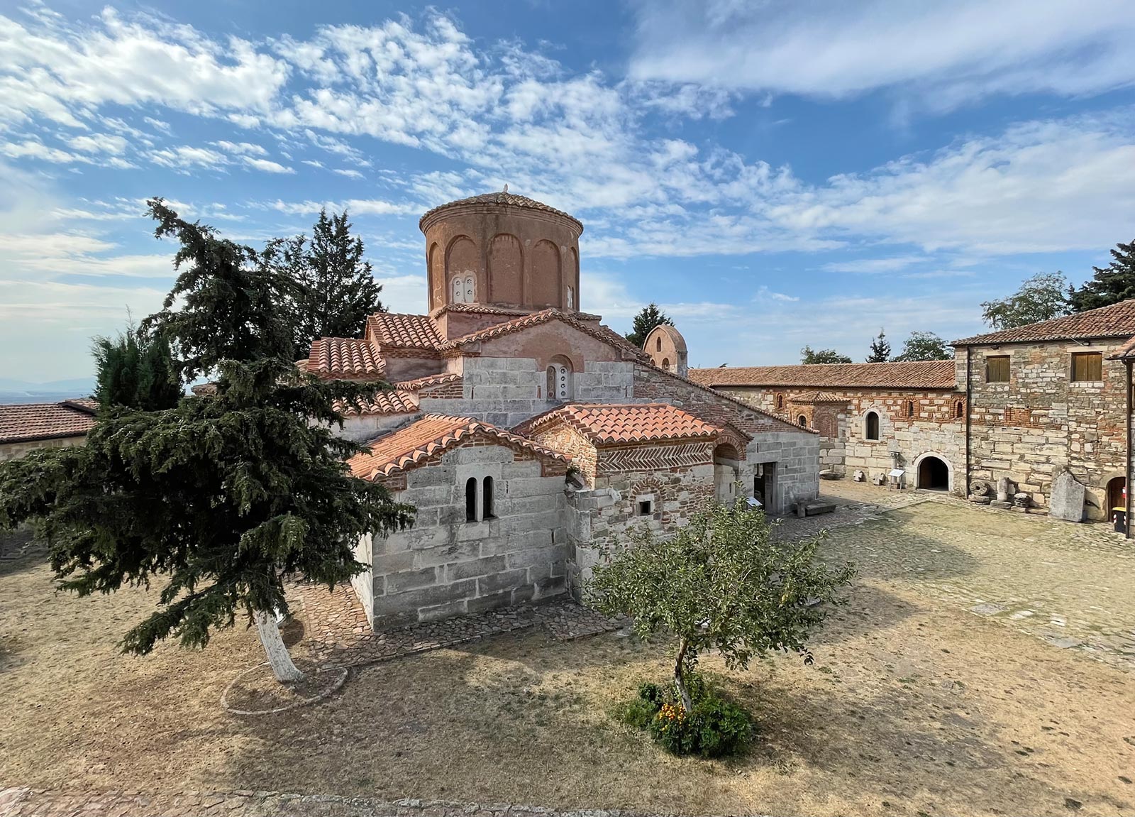 Kyrka av St Mary Apollonia, Pojan