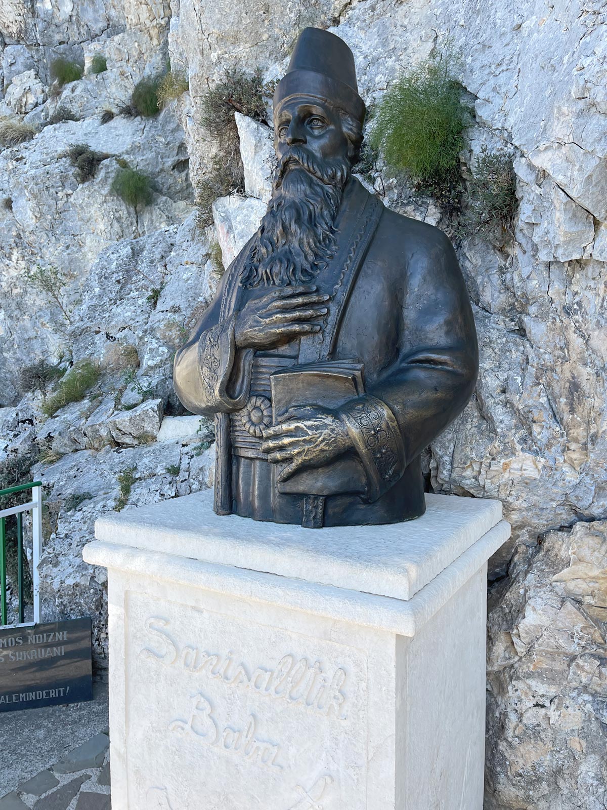Staty av Sari Salltiku, Mali I Krujes