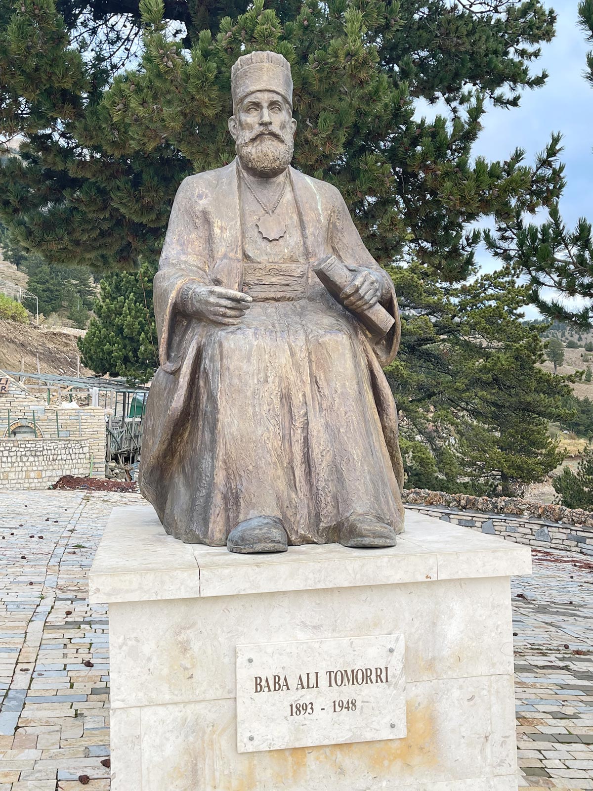 Statua di Baba Ali Tomorri, Monte Tomorr