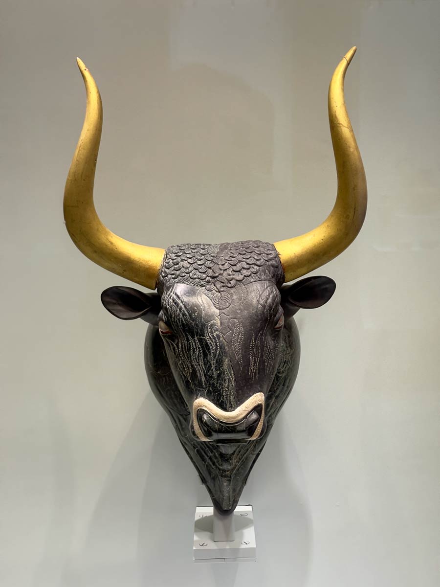 Escultura de cabeza de toro minoico, Museo Arqueológico de Heraklion
