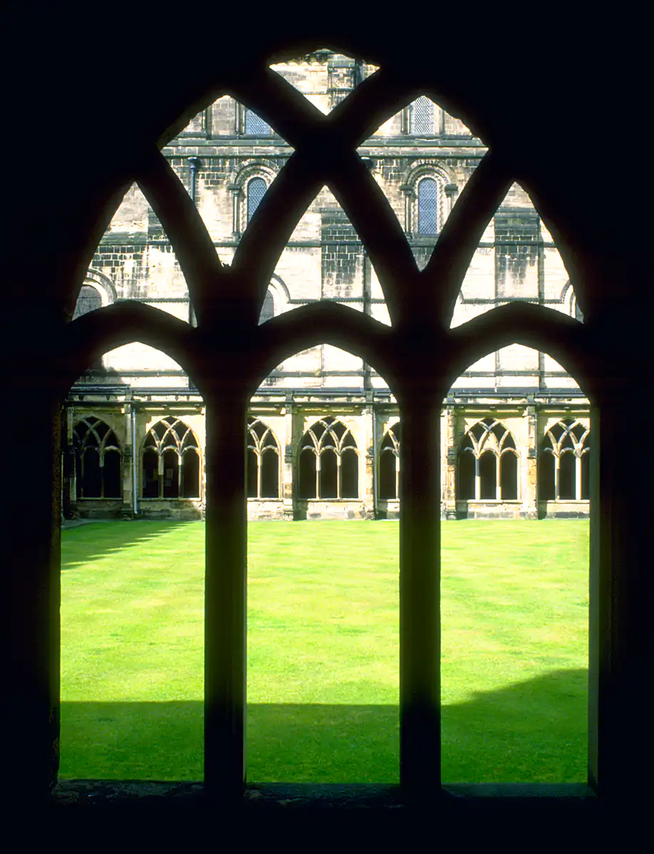 Szobrászati ​​részlet a durhami székesegyházban, Anglia