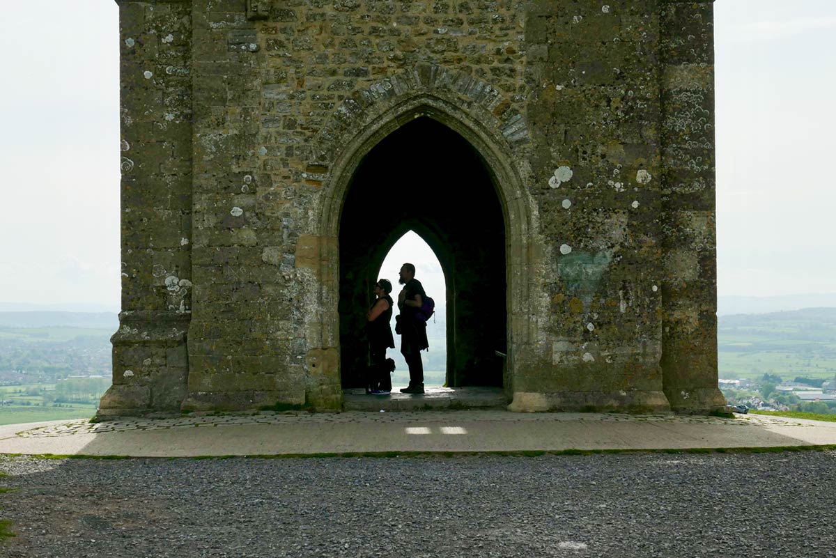 Glastonbury Tor, Peregrinos dentro de la Torre de San Miguel